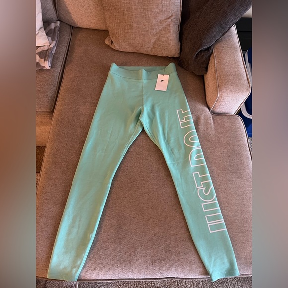 Nike Pants - Women’s Nike Leggings